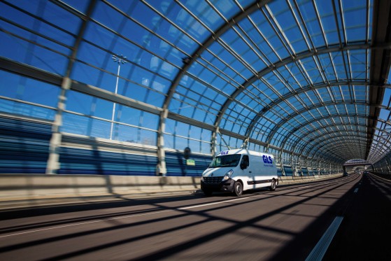 GLS Vehicle on a bridge