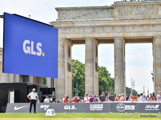 GLS&DLV_GLS-vor-dem-Brandenburger-Tor_Foto_kpeters