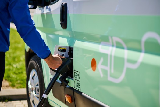 gls drivers close to their ebikes