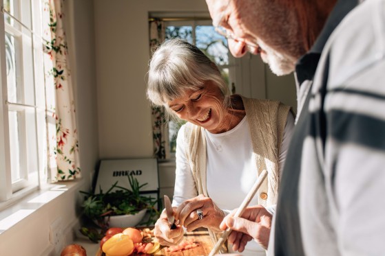 The retirees are enjoying at home where GLS will deliver the parcel