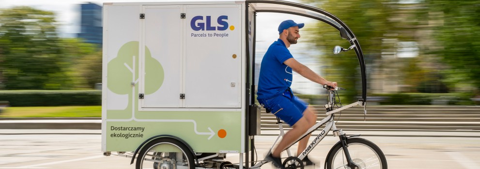 GLS driver riding an ebaike